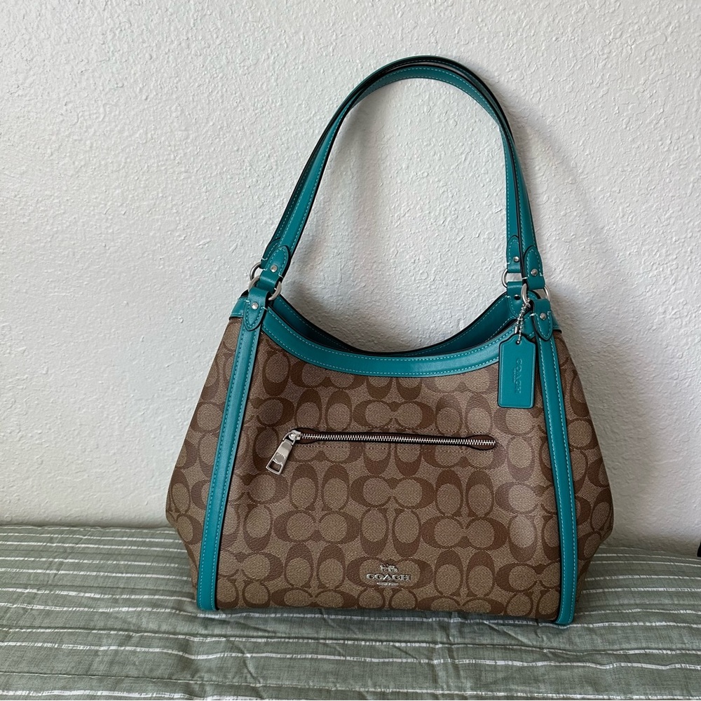 AVAILABLE- Coach kristy shoulder bag